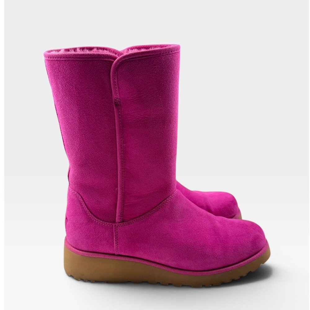 UGG Amie Boot Women 7.5 Fuchsia Pink Suede Wedge Sheepskin 1013428 Excellent